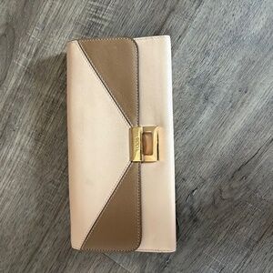 Tod’s two-tone women’s wallet